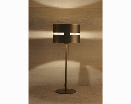 Fambuena-Luz-Oculta-Metal-Table-Lamp-1