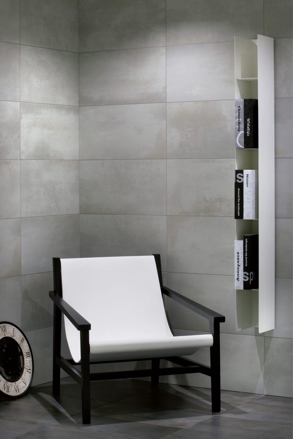 https://desidea.hu/wp-content/uploads/fly-images/142464/pg_ra_shabby_grey_black_amb1_6060_6030_nat_resid_living-1024x0.jpg